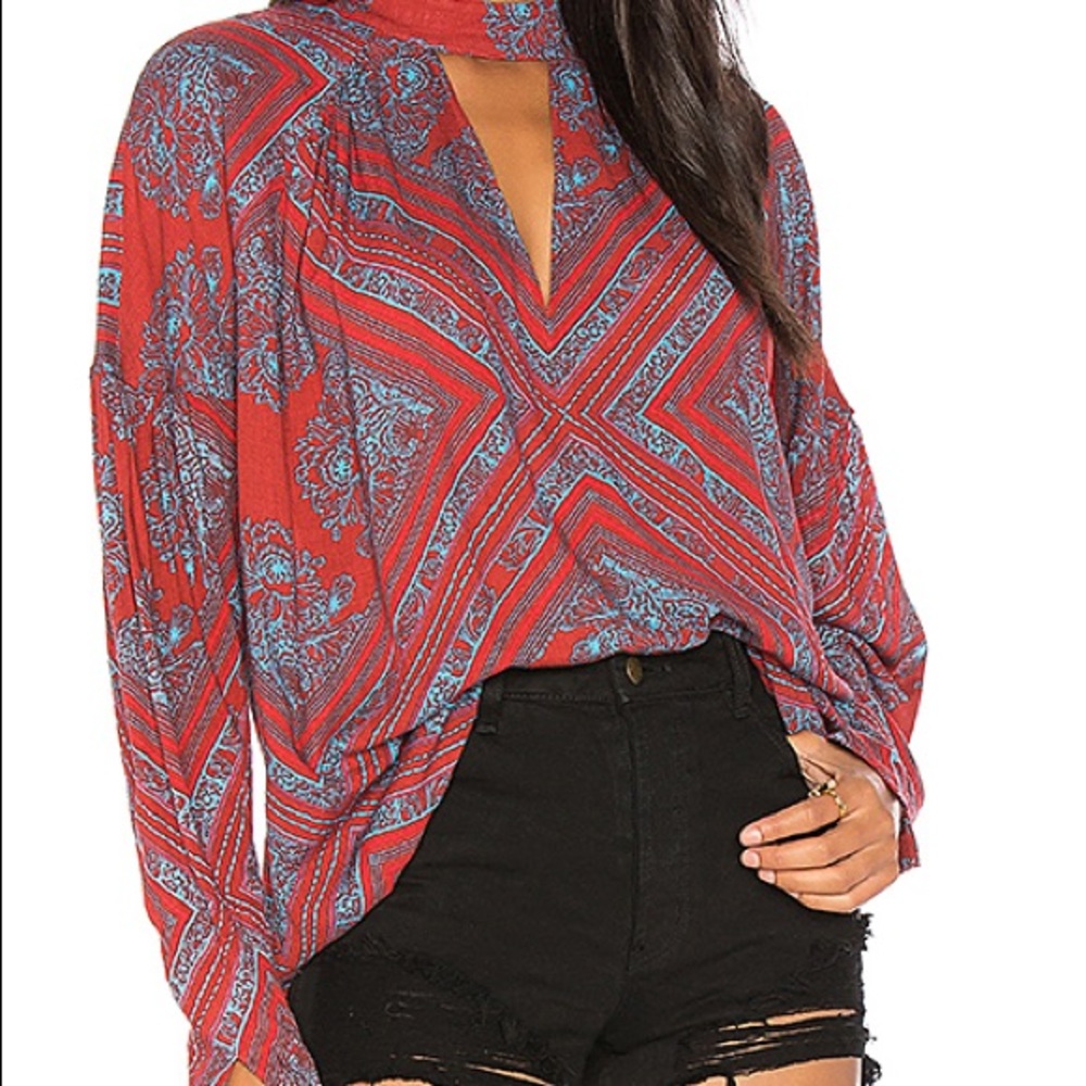 Free People walking on a dream tunic.